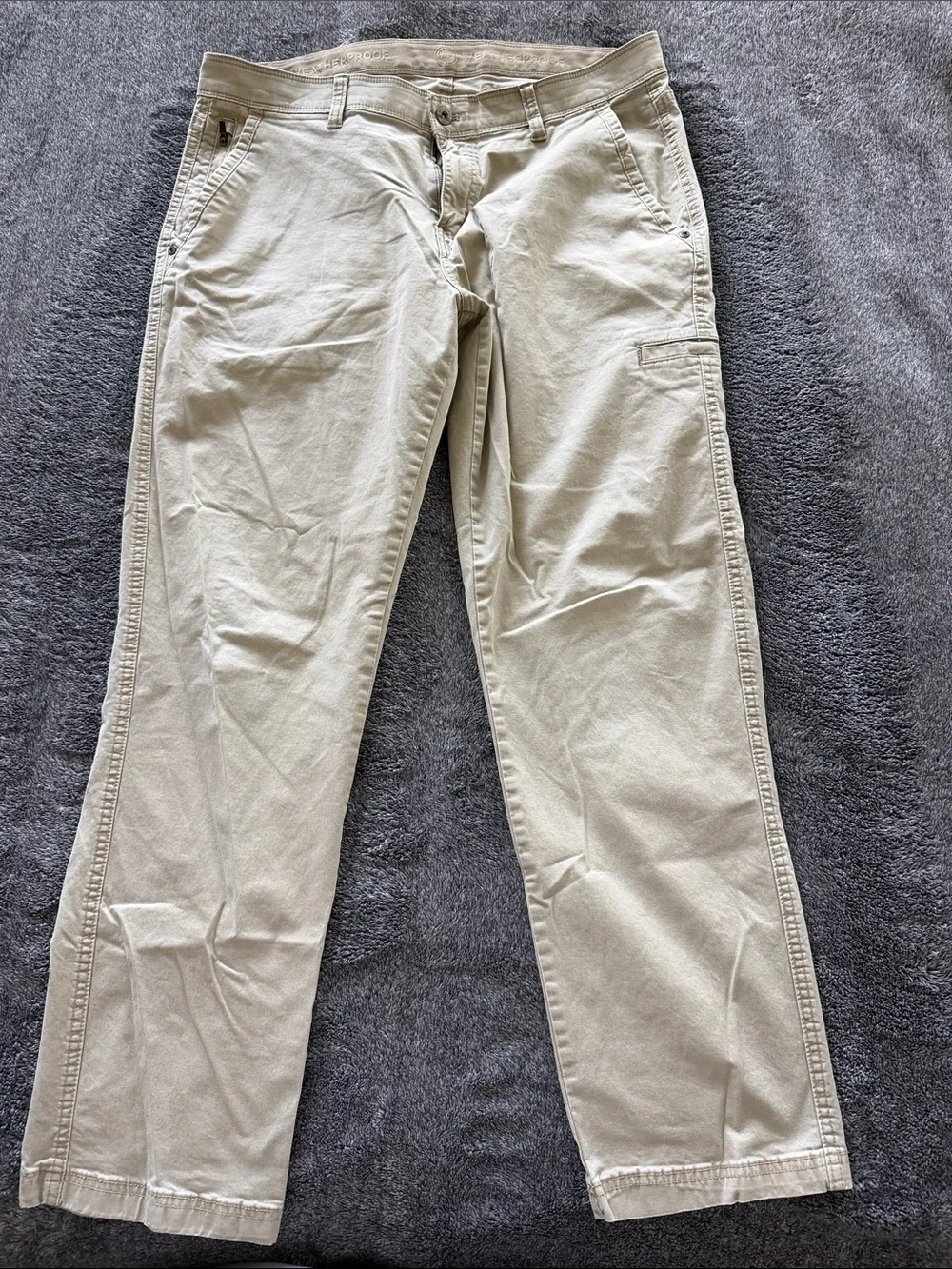 Weatherproof Men's Cargo Pants in Light Tan